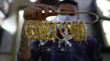 انخفاض أسعار الذهب لدى شركة SJC وسط ترقب وصول السعر العالمي 6200 دولار